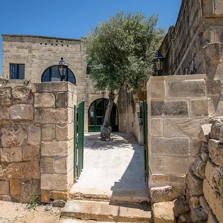 L-ghorfa Taz-zebbuga Bed and breakfast Kerċem